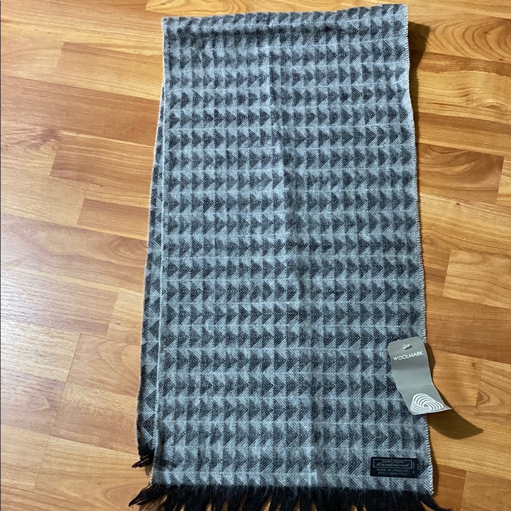 100% pure lambs wool scarf, made in Uruguay